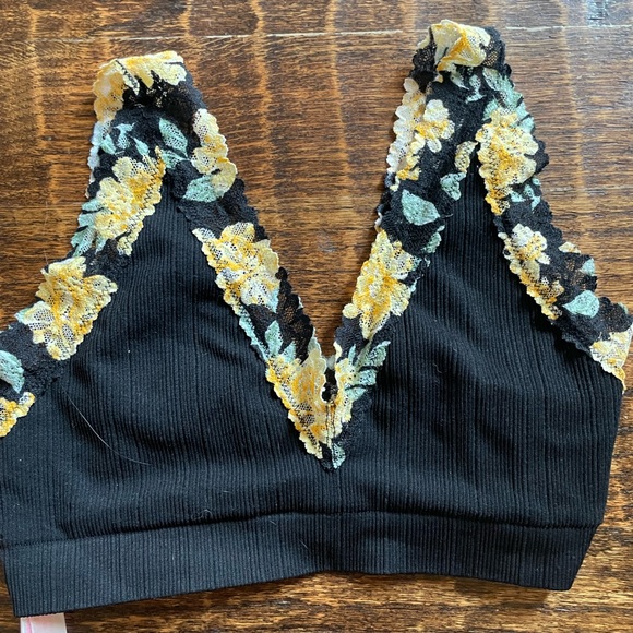 Victoria's secret PINK Bralette - Picture 2 of 7